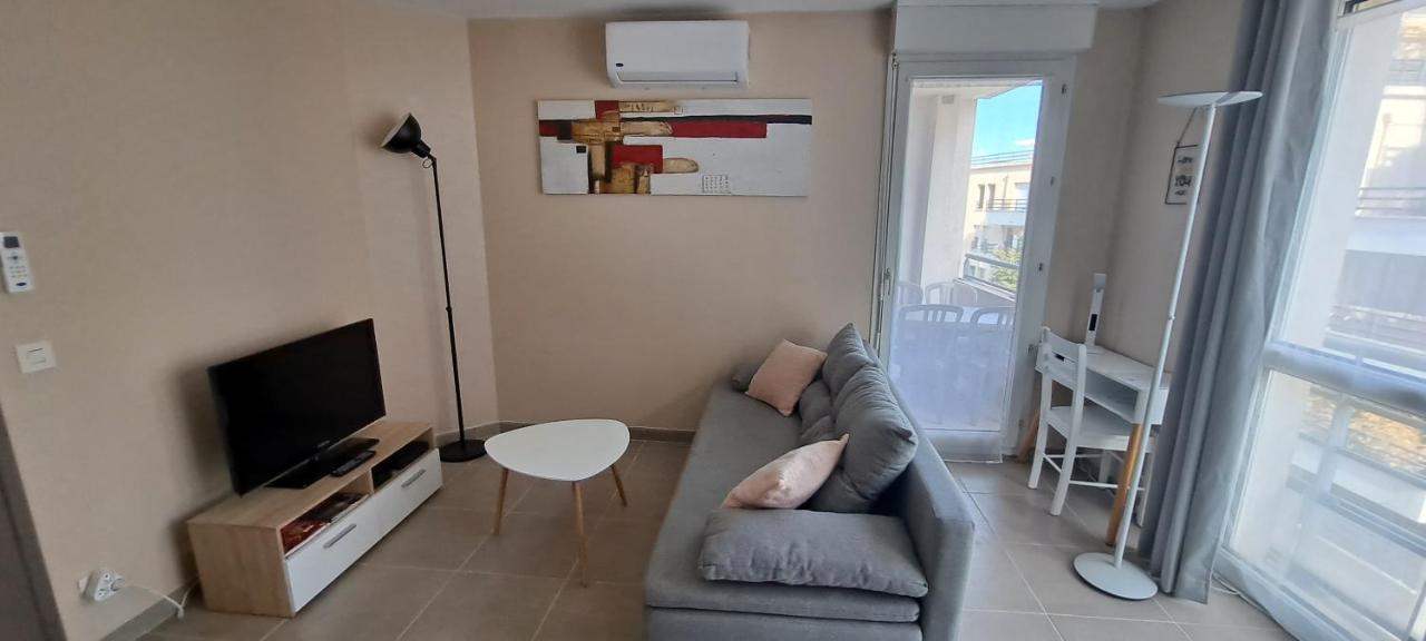 Appart T2 Standing Tout Confort Avec Balcon - Parking En Option Lyon Kültér fotó